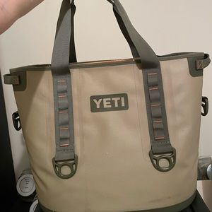 YETI COOLER